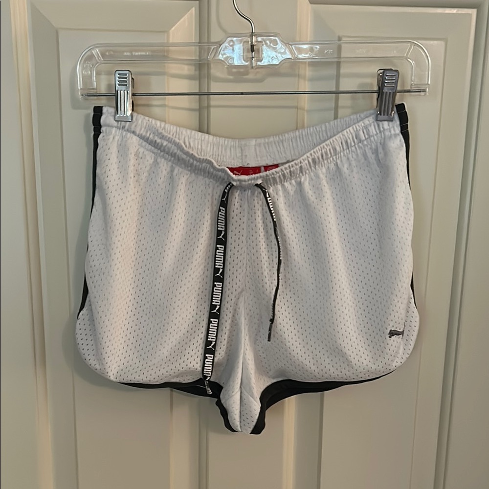 Women’s Puma White and Black Athletic Shorts Lightweight Mesh size S